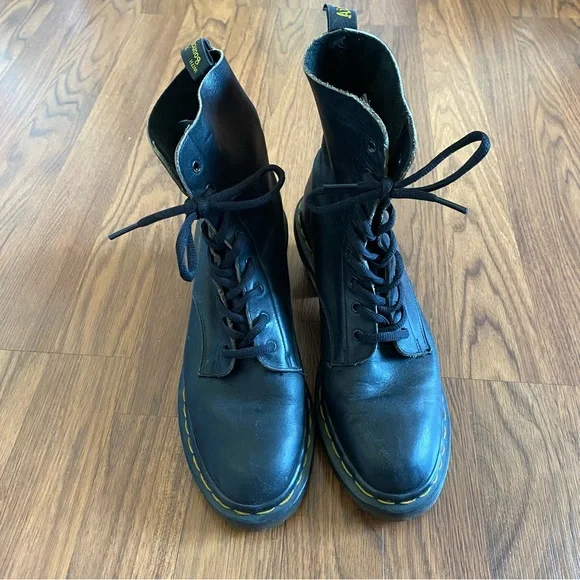 Vintage Dr Martens boots - Picture 9 of 11
